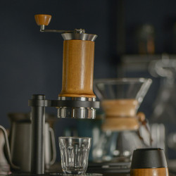 ARAM coffee + stand (yellow)