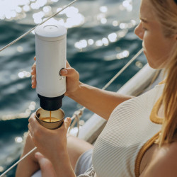 OutIn Nano 2 (Pearl white) - travel coffee maker