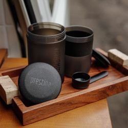 Wacaco Prestina (coal black) – a portable coffee maker