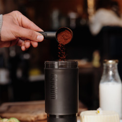 Wacaco Prestina (coal black) – a portable coffee maker