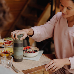 Wacaco Prestina (sage green) – a portable coffee maker